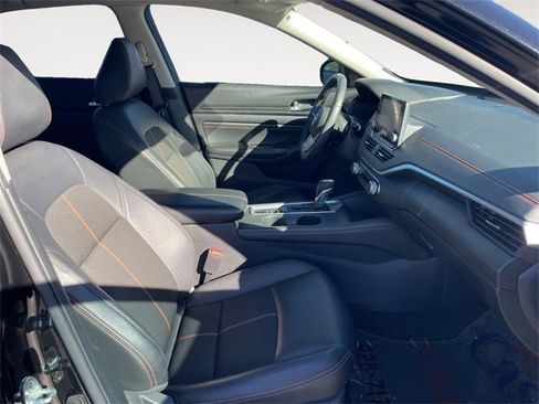 Used 2020 Nissan Altima 2.5 SR w/ Premium Package image 13