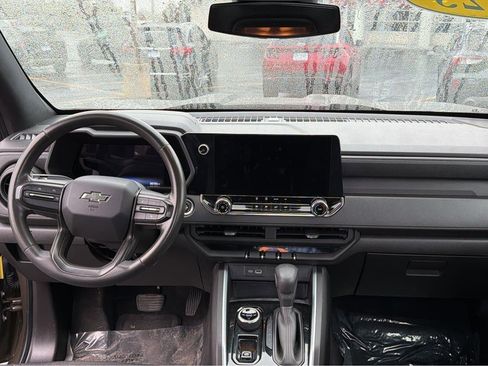 Used 2023 Chevrolet Colorado Trail Boss w/ Technology Package image 17