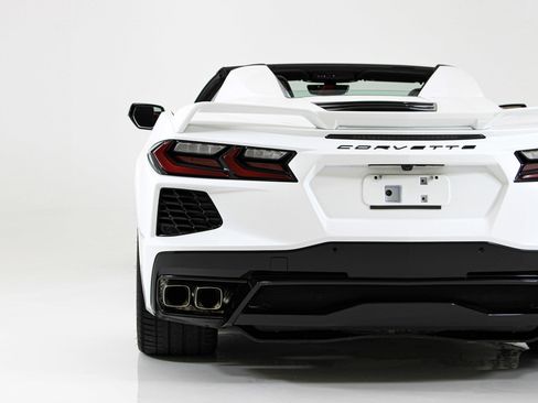 Used 2022 Chevrolet Corvette Stingray Premium Conv w/ Z51 Performance Package RWD image 25