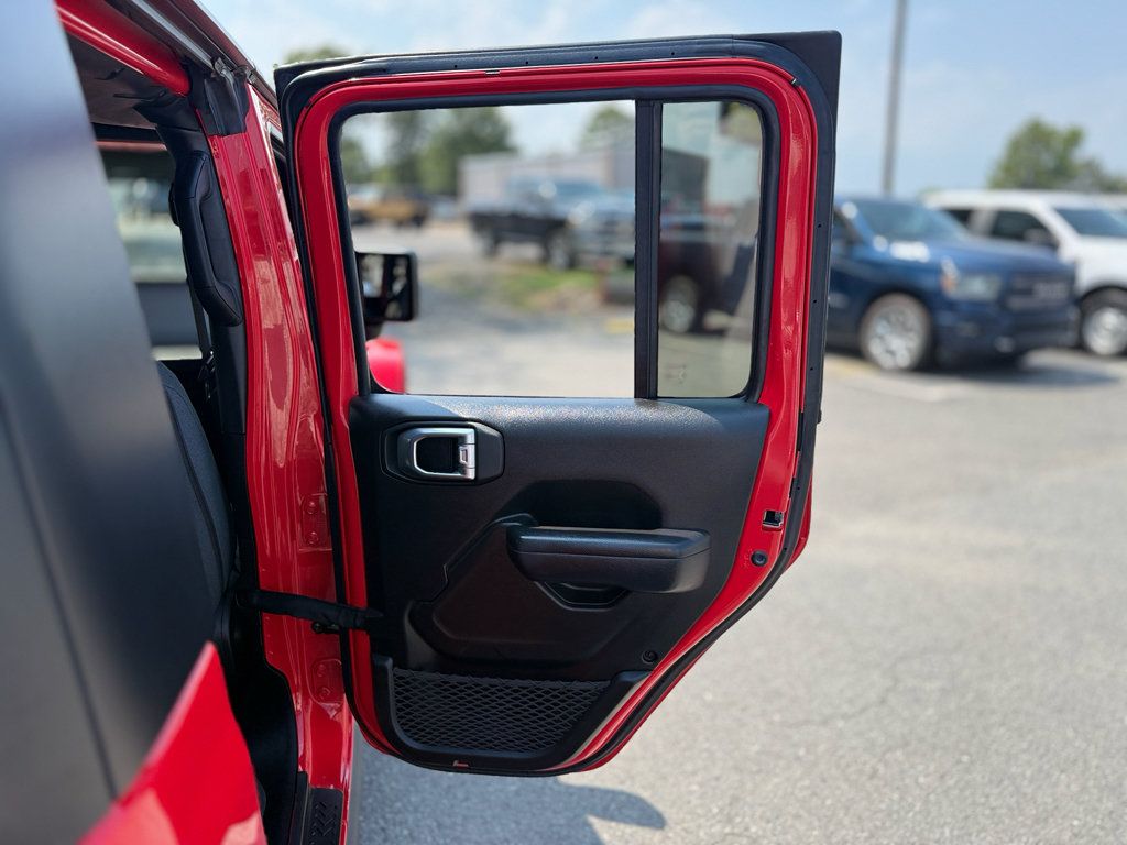Used 2024 Jeep Gladiator Sport AWD/4WD image 29