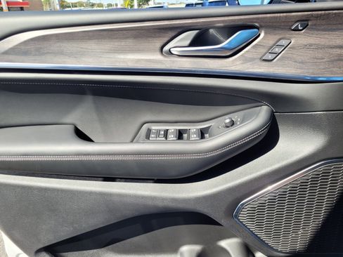 New 2025 Jeep Grand Cherokee Overland image 25