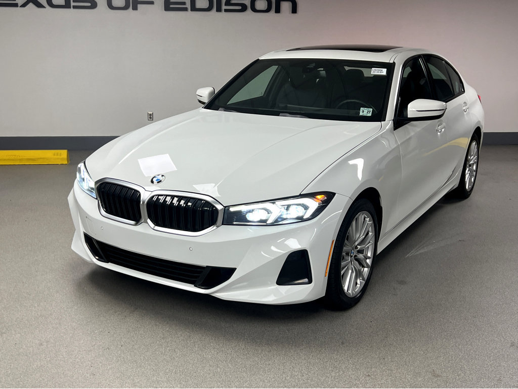 Used 2023 BMW 330i xDrive Sedan w/ Premium Package AWD/4WD image 3