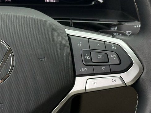 Used 2025 Volkswagen Atlas SE image 14