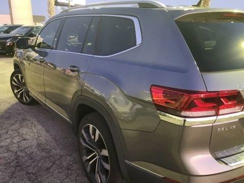 Used 2022 Volkswagen Atlas SEL Premium image 5