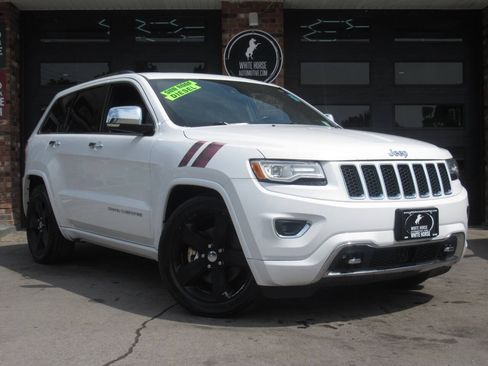 Used 2015 Jeep Grand Cherokee Overland w/ Advanced Technology Group AWD/4WD image 2