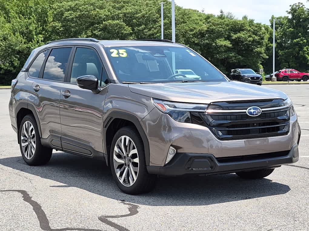 Used 2025 Subaru Forester Touring w/ Popular Package - Touring AWD/4WD image 2