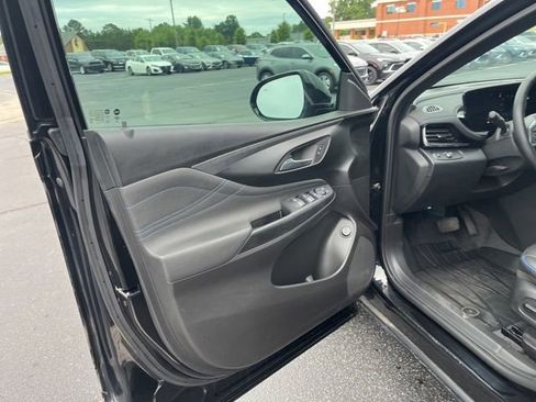 Used 2025 Buick Envista Sport Touring w/ Convenience I Package FWD image 5