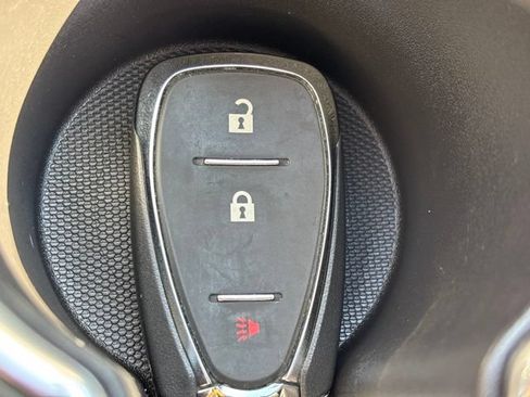 Used 2022 Chevrolet Equinox LT FWD image 21