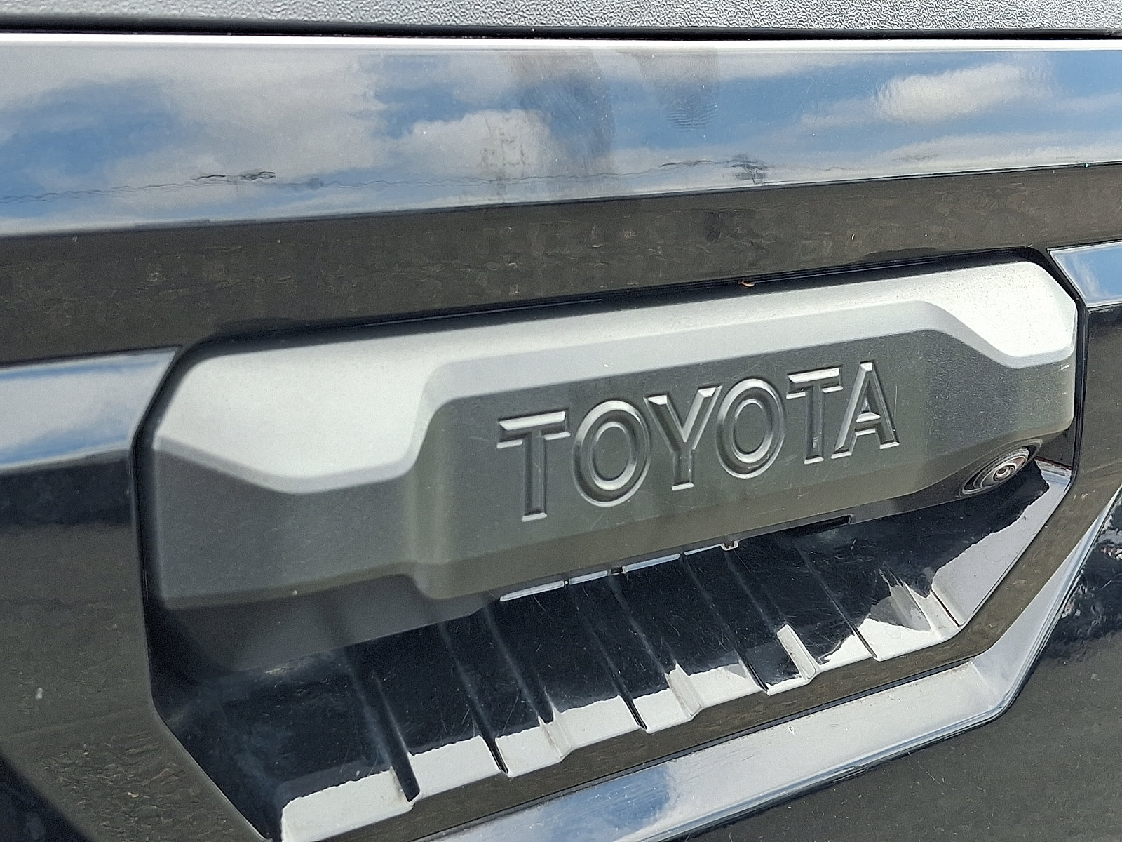 Used 2024 Toyota Tundra SR5 w/ SR5 Convenience Package AWD/4WD image 30