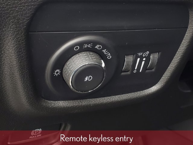 Used 2023 Jeep Grand Cherokee Limited AWD/4WD image 19