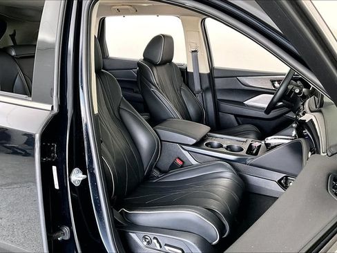 Certified 2025 Acura MDX SH-AWD w/ Advance Package image 9