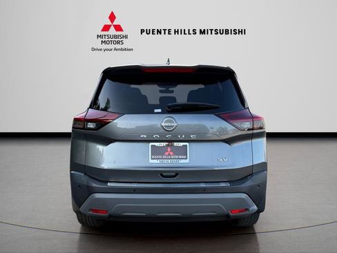 Used 2022 Nissan Rogue SV FWD image 6