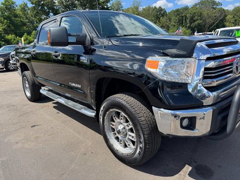 Used 2015 Toyota Tundra SR5 AWD/4WD image 12