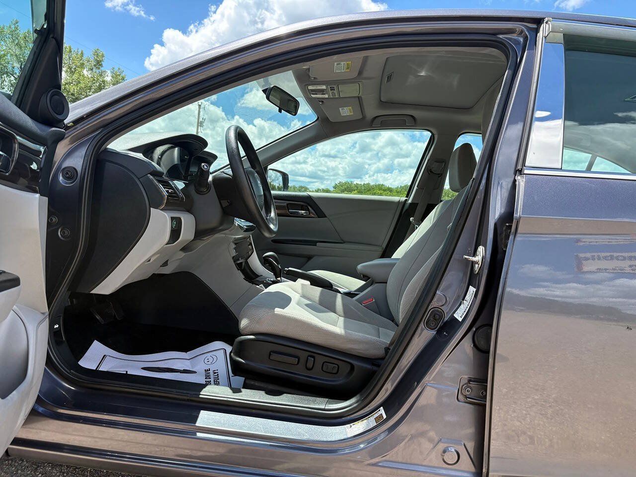 Used 2016 Honda Accord EX image 11