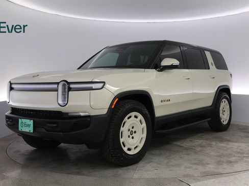 Used 2025 Rivian R1S Adventure AWD/4WD image 2