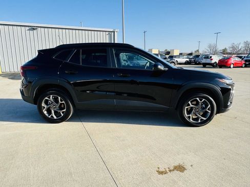 Used 2025 Chevrolet Trax LT w/ LT Convenience Package image 36