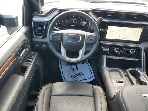 New 2025 GMC Sierra 2500 Denali image 16