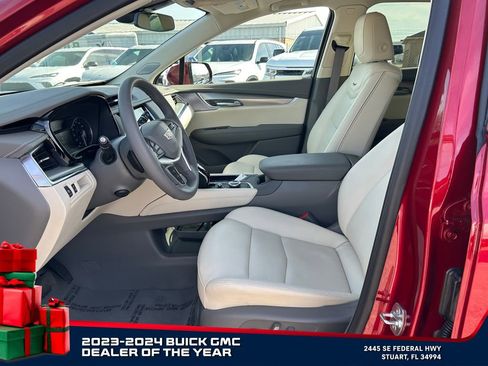 Used 2025 Cadillac XT5 Premium Luxury image 9