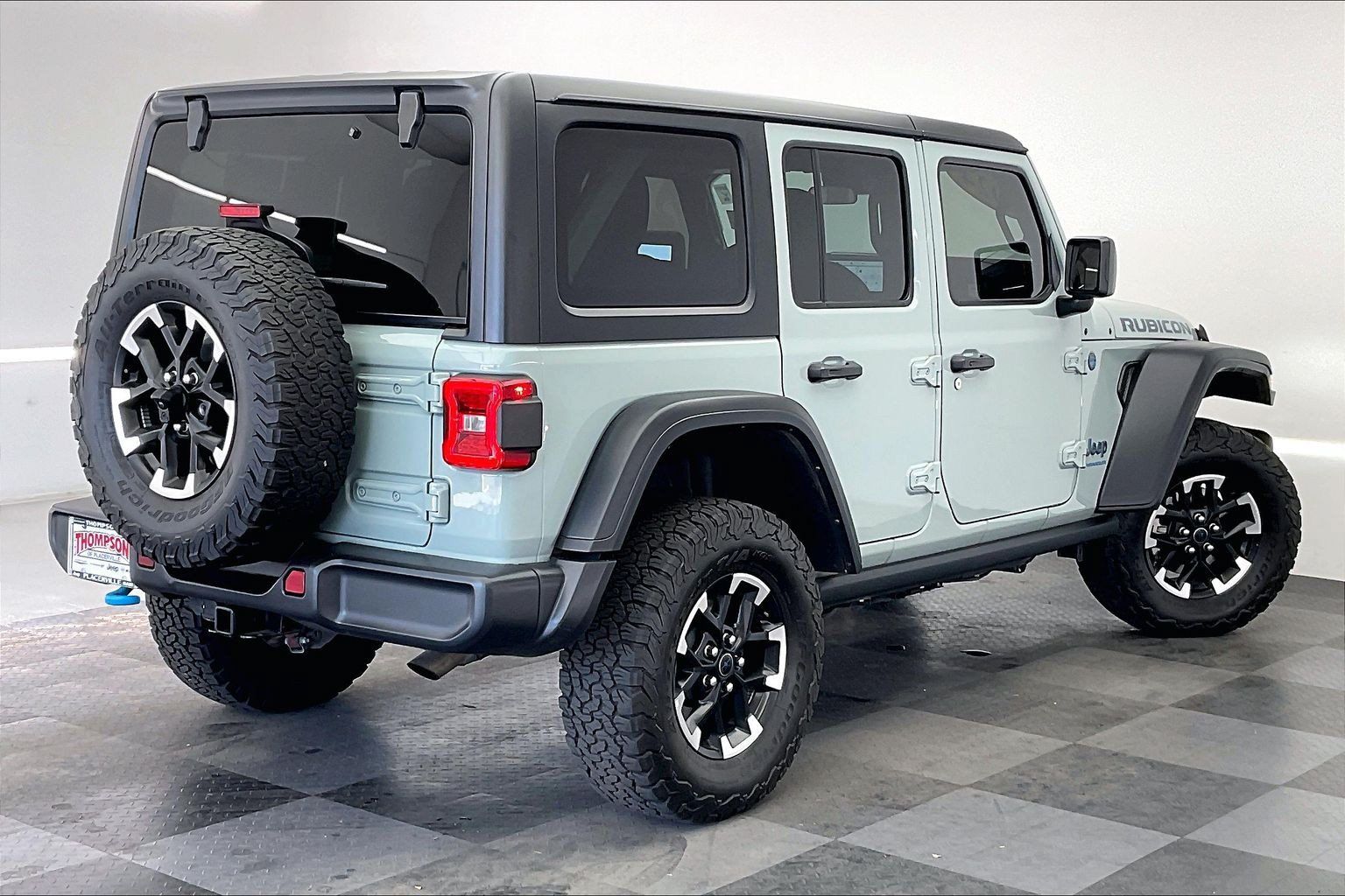 Used 2024 Jeep Wrangler Unlimited Rubicon 4xe w/ Convenience Group AWD/4WD image 13