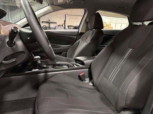 Used 2024 Hyundai Elantra SEL image 19