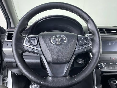 Used 2017 Toyota Camry SE FWD image 14