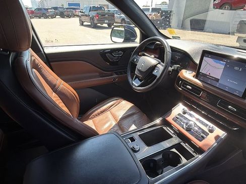 Used 2020 Lincoln Aviator Reserve w/ Equipment Group 201A AWD/4WD image 29