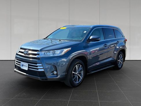Used 2019 Toyota Highlander XLE AWD/4WD image 1