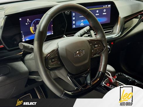 Used 2025 Chevrolet Trax RS w/ Driver Confidence Package FWD image 14