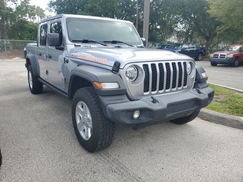 Used 2020 Jeep Gladiator Sport w/ Quick Order Package 24S AWD/4WD image 2