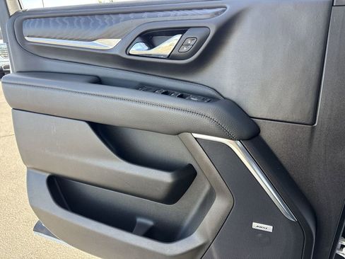 Used 2021 GMC Yukon XL Denali w/ Denali Premium Package image 22