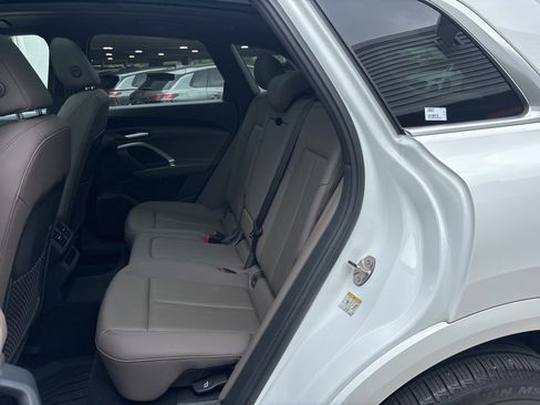 Used 2025 Audi Q5 Premium w/ Convenience Package AWD/4WD image 14
