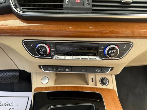 Used 2021 Audi Q5 2.0T Premium Plus w/ Premium Plus Package AWD/4WD image 25