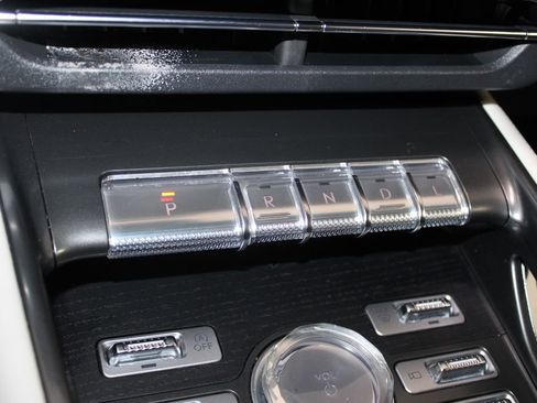 Used 2024 Lincoln Nautilus Reserve image 52