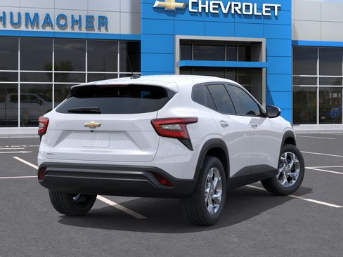 Used 2025 Chevrolet Trax LS w/ LS Convenience Package FWD image 29