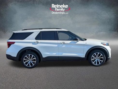 Used 2023 Ford Explorer ST-Line w/ Class IV Trailer Tow Package AWD/4WD image 4