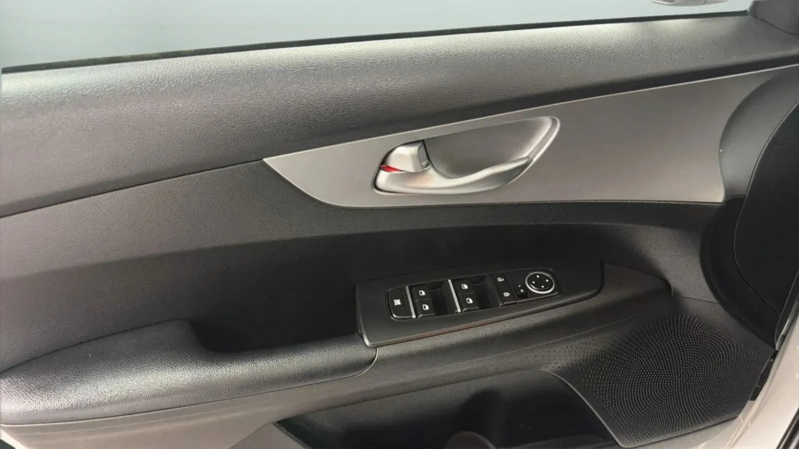Used 2023 Kia Forte LXS FWD image 16