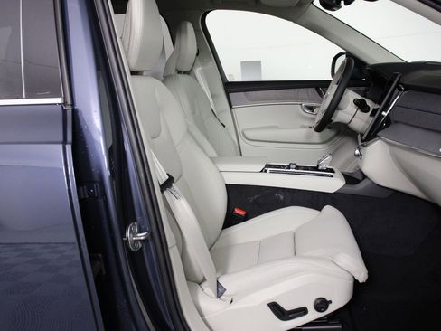 New 2026 Volvo XC90 B6 Ultra image 10