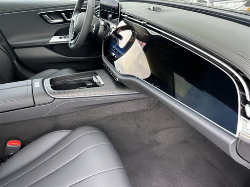 New 2026 Mercedes-Benz E 350 4MATIC Sedan image 16