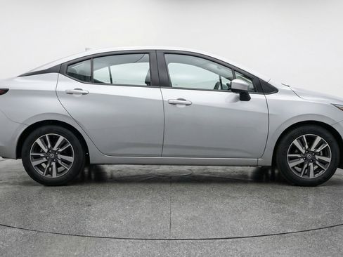 Used 2025 Nissan Versa SV image 11