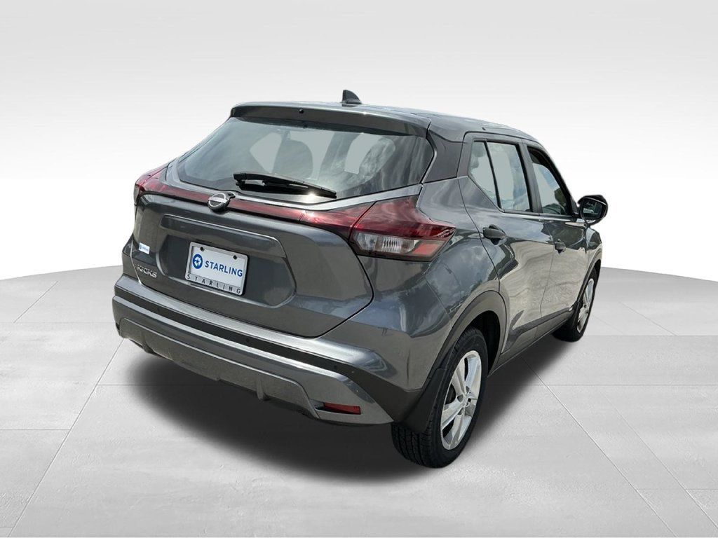 Used 2023 Nissan Kicks S FWD image 9