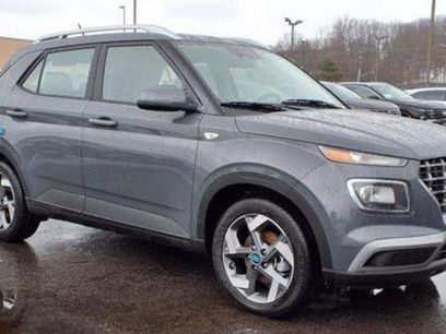 New 2025 Hyundai Venue SEL