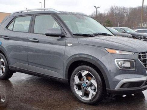 New 2025 Hyundai Venue SEL image 1