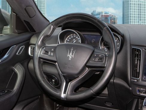 Used 2019 Maserati Levante image 21