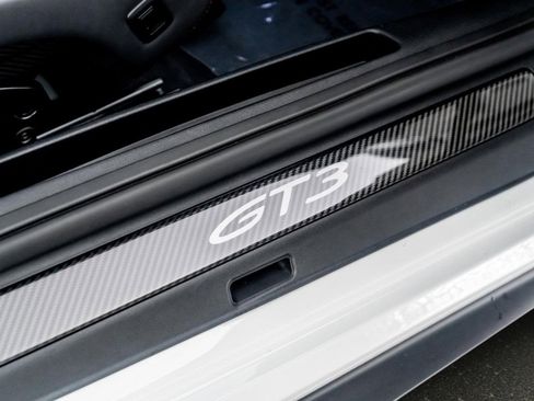 Used 2022 Porsche 911 GT3 RWD image 35