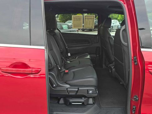 Used 2025 Honda Odyssey Sport-L image 12