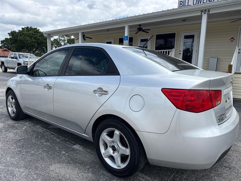 Used 2010 Kia Forte EX FWD image 3