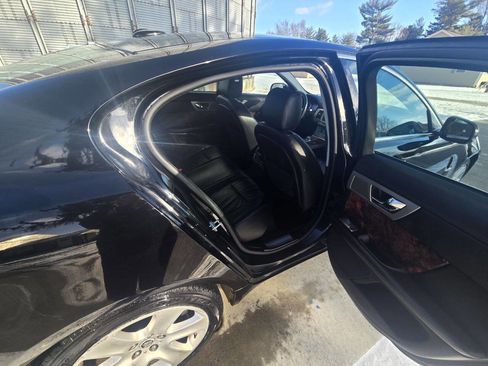 Used 2011 Jaguar XF image 11