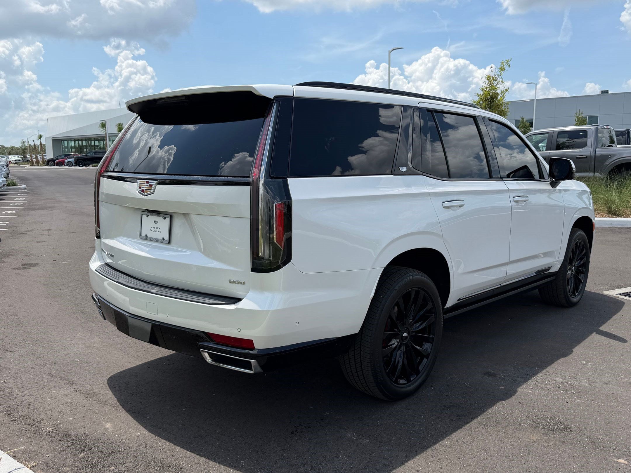 Certified 2024 Cadillac Escalade Premium Luxury w/ Performance Package AWD/4WD image 9
