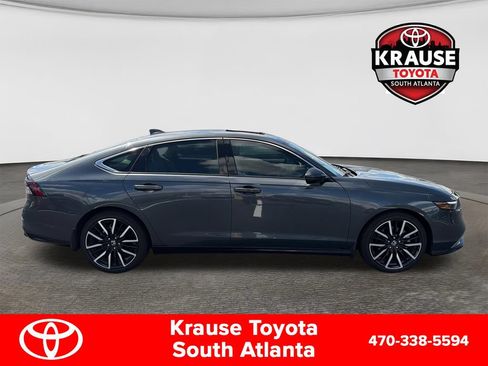 Used 2024 Honda Accord Touring image 9