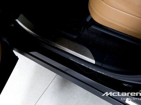 Used 2023 Land Rover Range Rover SE image 16